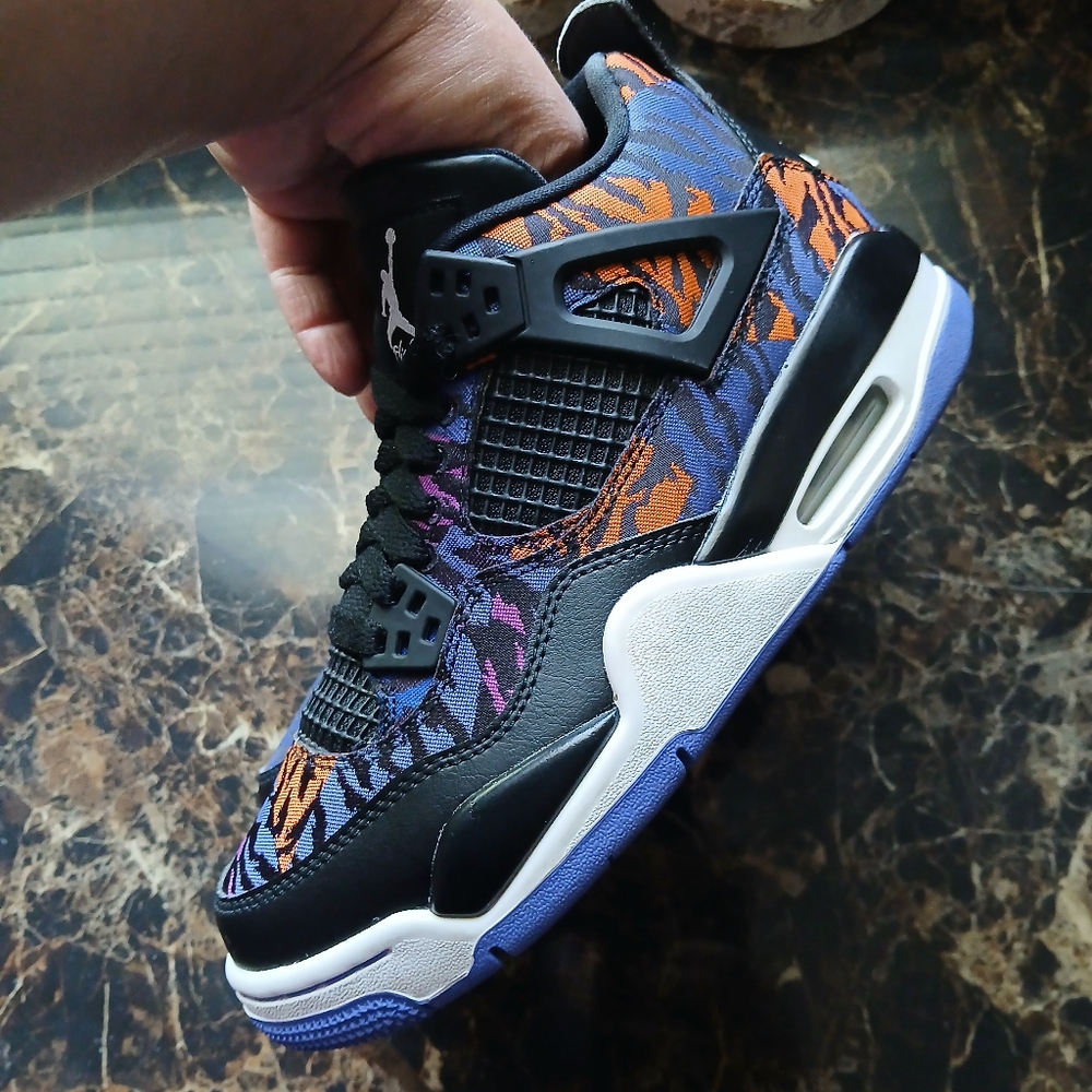 Jordan 4 Retro 'Rush Violet 'Streetwear/Lifestyle Shoes Size 4 Youth/5.5 Women - Picture 12 of 15